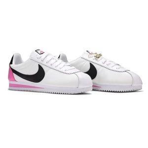 Nike Cortez Retro Sneaker women’s 8